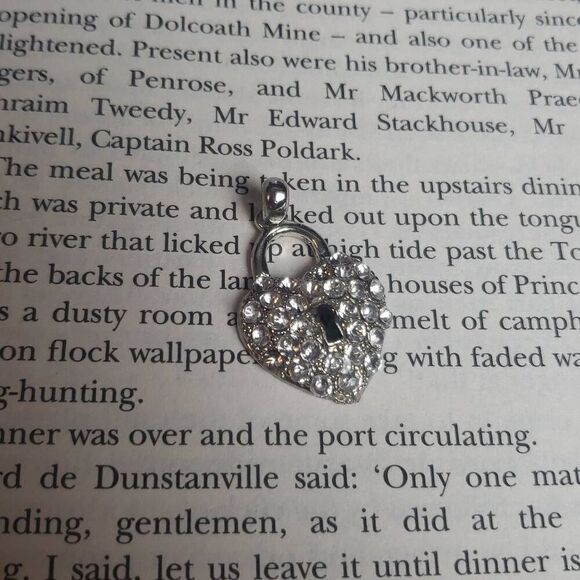Key Heart Faux Diamond Pendent - Picture 1 of 9